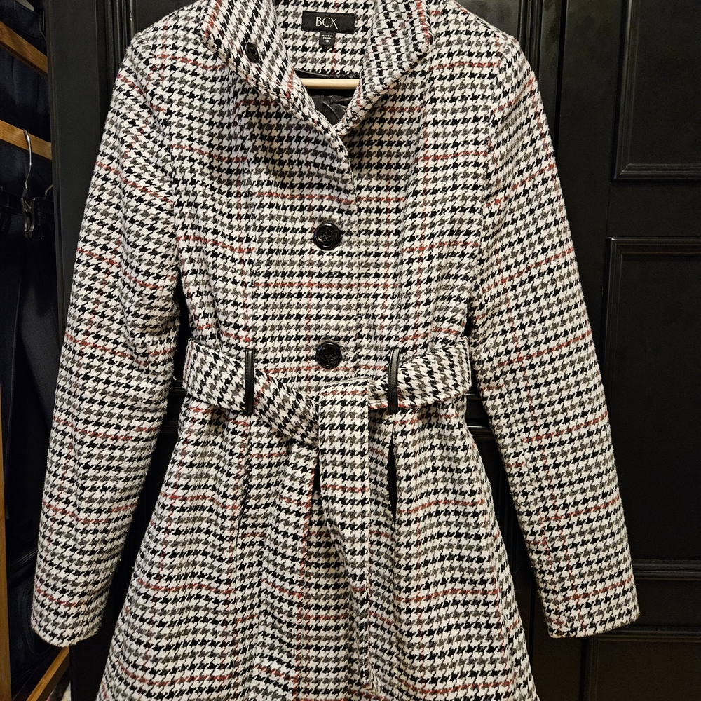BCX Women's Houndstooth Belted Coat - Black and White